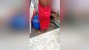 Naha Rahi Chhoti Bhabhi Ki Chut Dekha