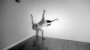Naked on Stage-016 N4