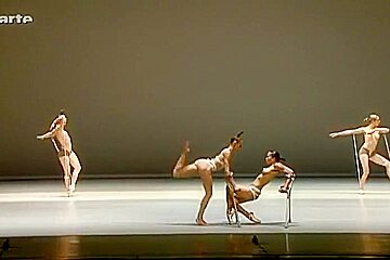 Naked on Stage-123 N1