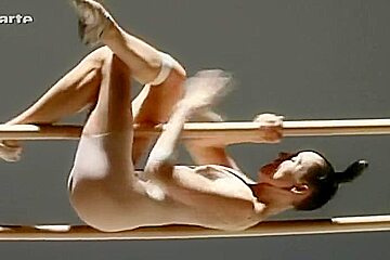 Naked on Stage-123 N1