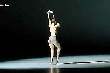 Naked on Stage-123 N1