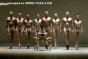 Naked on Stage-123 N1