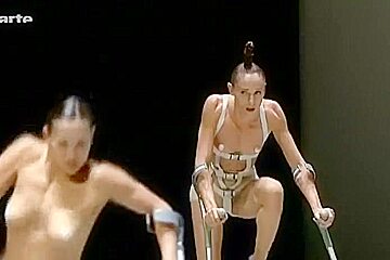 Naked on Stage-123 N1