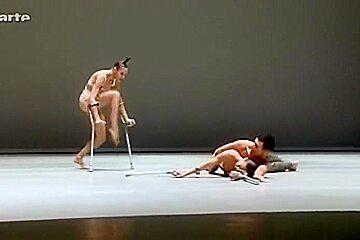 Naked on Stage-123 N1