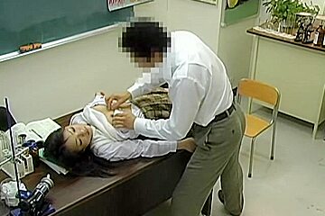 Nasty doctor fucked his beautiful Japanese patient