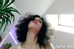 Next Door Tranny Medelainexx Gives Cam Show