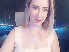Nice Ass Blonde Caresses Her Cunt