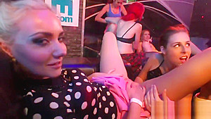 Nice idols give blowjob and enjoy screwing and fuck orgy