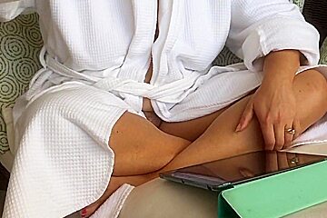 No pantie upskirt unaware mif
