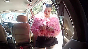 PAWG PARTY SLUT gives public bbbj for a ride home