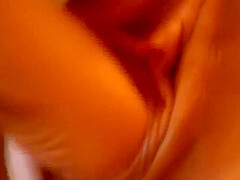Perfekte Brunette Fingert Ihre Muschi Und Fickt Dildo Bis Zum Orgasmus