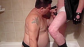 Piss Humliatliionin The Bathroom - HumliationAndSpanking