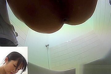 Pissing asians