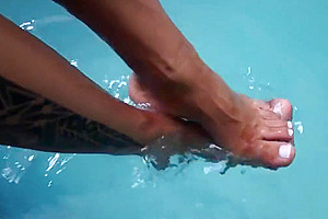 Rosey and her Sexy Shemale Feet