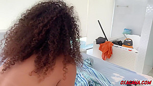 Roubei a casa mais sacana * AndreHot * e me deparei com uma mulata gostosa