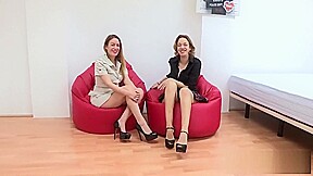 Roxe y Lucia Hormigos dos Maduras Espantilde;olas