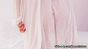 Roxy Lane in Pink Dreams Video