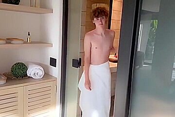 Rubax Video - Curly Boy Eli Works Out All Muscles At Spa