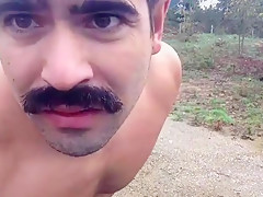 Ruspante E Muscoloso Macho Portoghese Make A Decision Di Dare Il Suo Spettacolo Nel Bel Mezzo Di Un