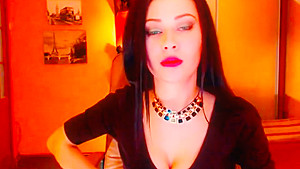 Russian beauty satisfies herself on camera