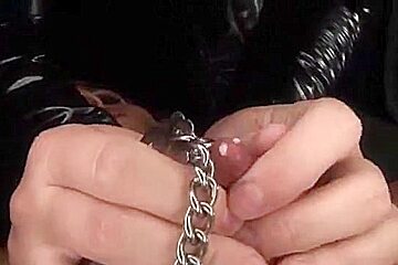 SADOMASOCHISM:Lesbo Fisting Squirter 4Twenty!