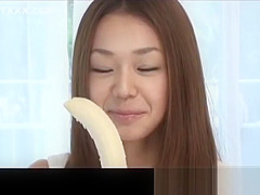 Sakura Hirota pleases with blowjob in sensual manners