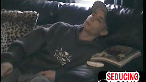 Seduced str8 twink sucked by cum loving gaydaddy at home