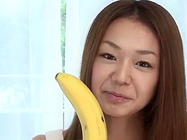 Serina Hayakawa Pleases Wth Her Warm Lips