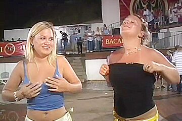 Sexy Women Get Wild For The Camera