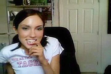 Sexy babe stripping in webcam