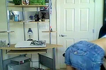 Sexy babe stripping in webcam