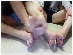 Sexy nubiles show feet on webcam