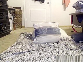 She shows her pussy and ass