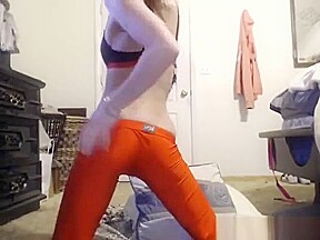 She shows her pussy and ass