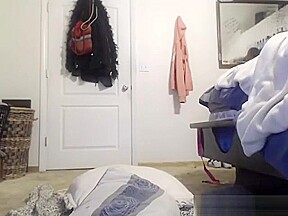 She shows her pussy and ass