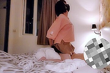 Shemale Ting-xuan Was Fucked By A Man With A Big Cock Until Her Legs Were Weak