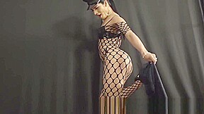 Shemale prison guard seduces her inmate