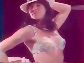 Striptease exploratrice (Le Cours, Sexy Zap M6)