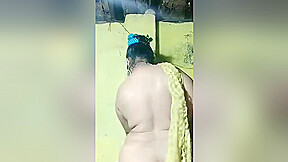 Super Horny Desi Bhabhi Shows Her Big Boobs