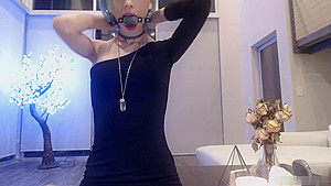 Tasty Hot Solo Striptease