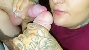 Tatted chick taking loads