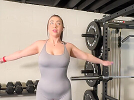 Thick Brunette Gym Warmup Bouncing & Swinging Natural Tits--luna Baylee