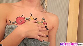 Tiny Emo fingering and masturbating pussy