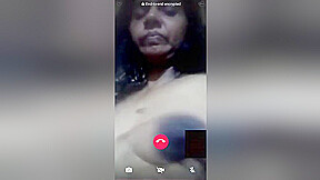 Today Exclusive- Mallu Bhabhi Showing Her Boobs 5