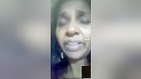 Today Exclusive- Mallu Bhabhi Showing Her Boobs 5
