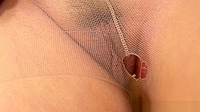 UK milf Ellen lets her fingers graze her swollen labia