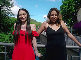 Very hot weather in Solliès-Pont (83) with Caro and Clara!