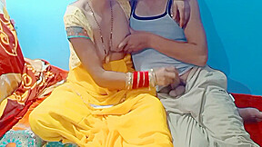 Village Wali Bhabhi Ko Dever Ne Kamare Me Chod Diya