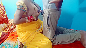 Village Wali Bhabhi Ko Dever Ne Kamare Me Chod Diya
