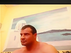 Webcam Hunk Flexing And Cumming